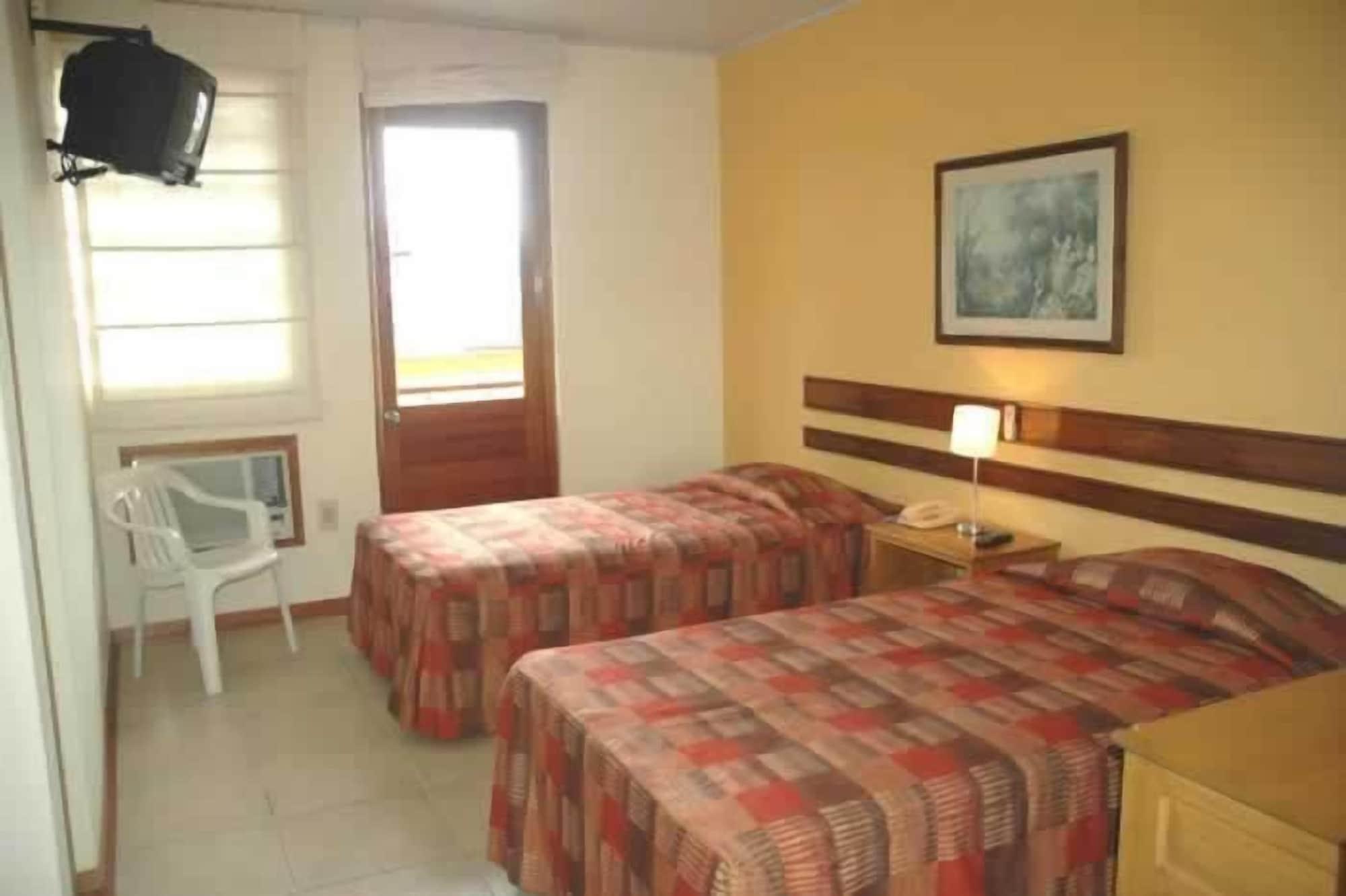 Hotel Acosta Икитос Экстерьер фото