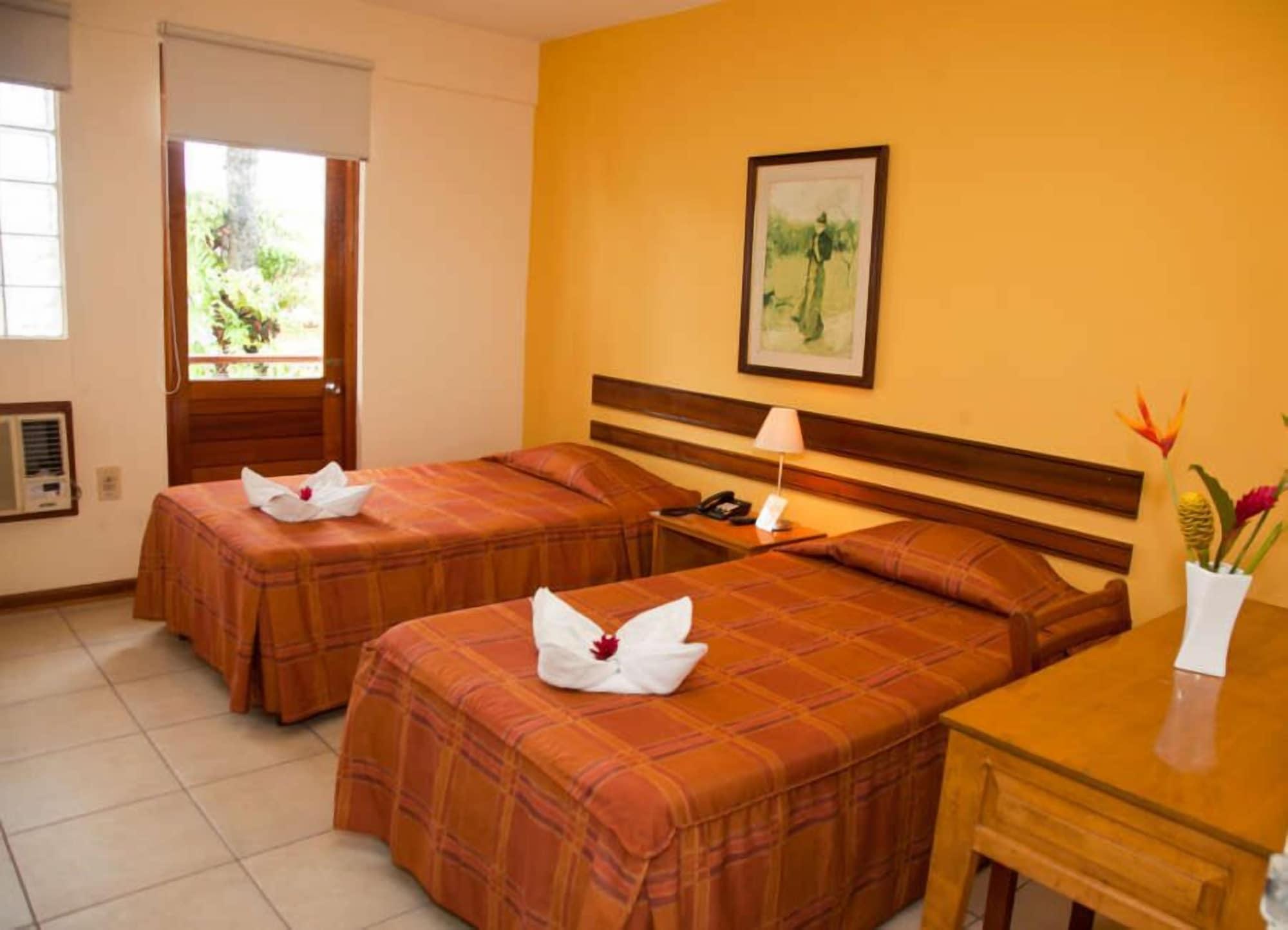 Hotel Acosta Икитос Экстерьер фото