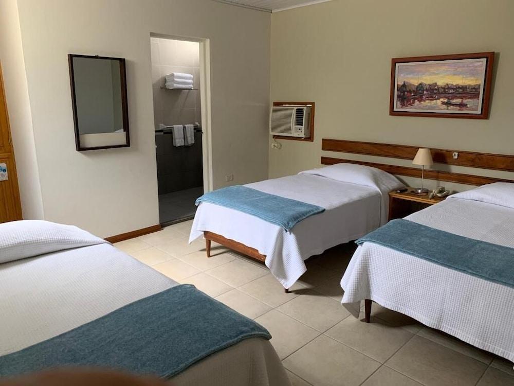 Hotel Acosta Икитос Экстерьер фото