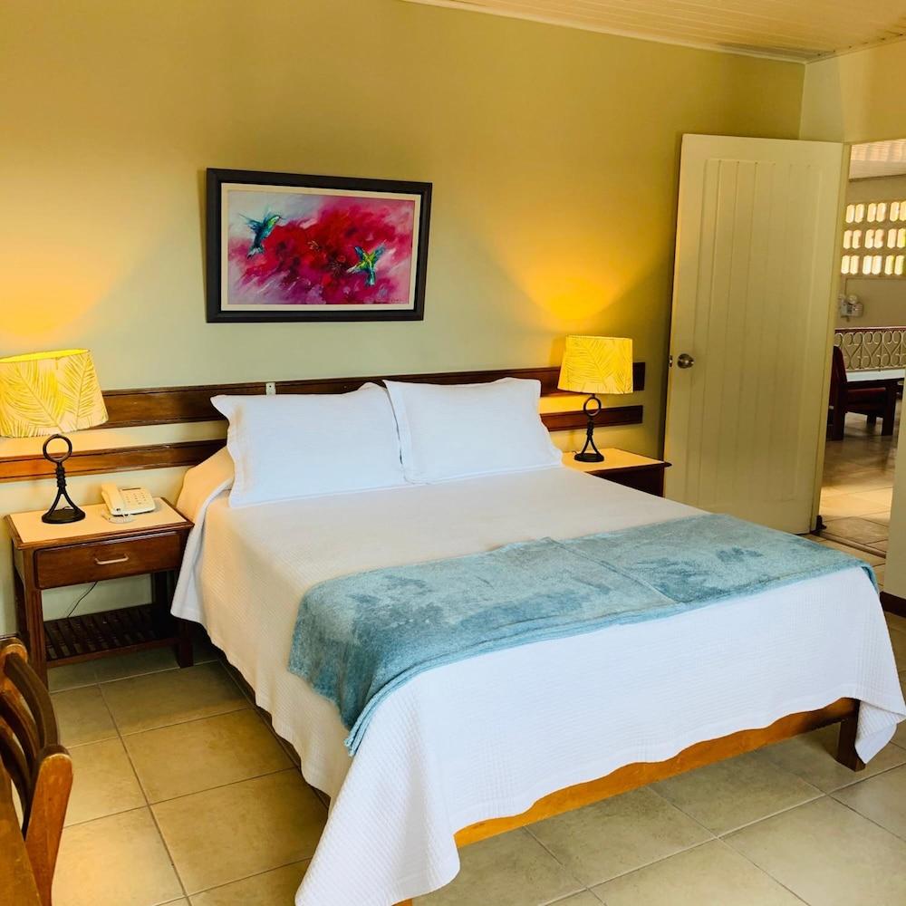Hotel Acosta Икитос Экстерьер фото