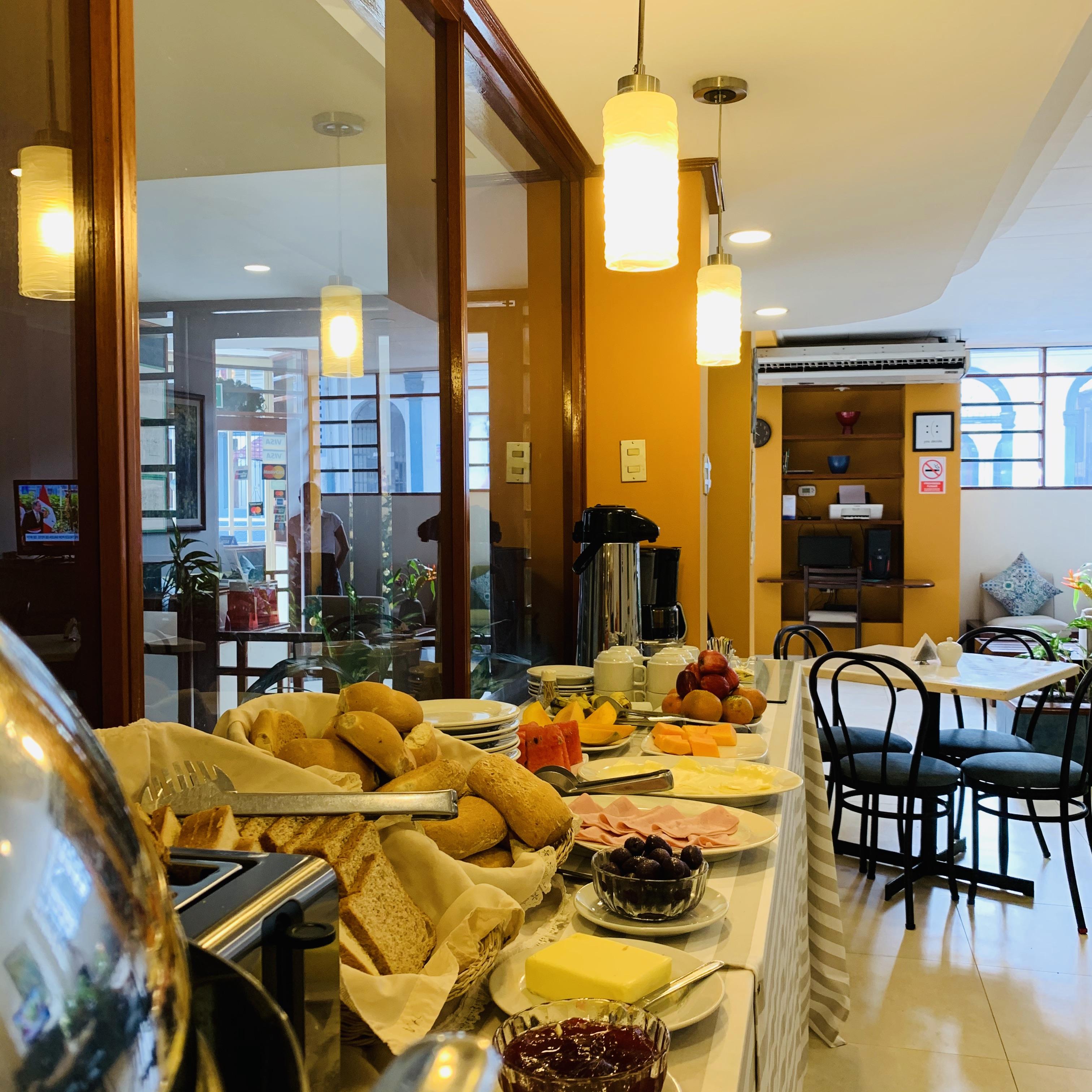 Hotel Acosta Икитос Экстерьер фото