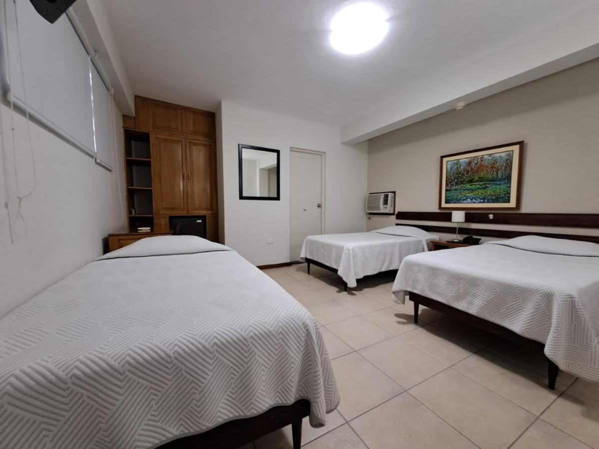 Hotel Acosta Икитос Экстерьер фото