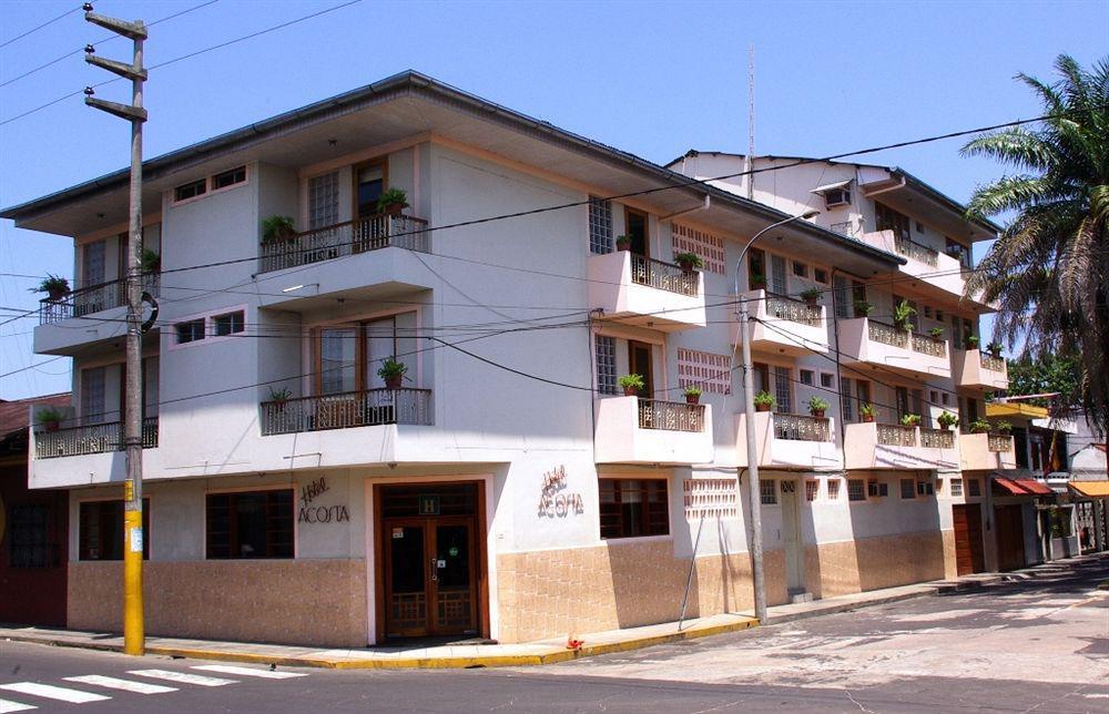 Hotel Acosta Икитос Экстерьер фото