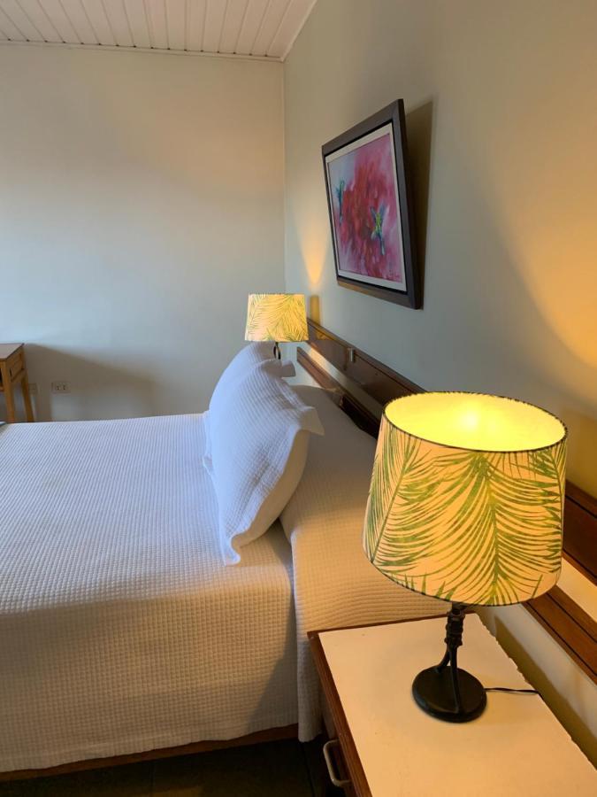 Hotel Acosta Икитос Экстерьер фото