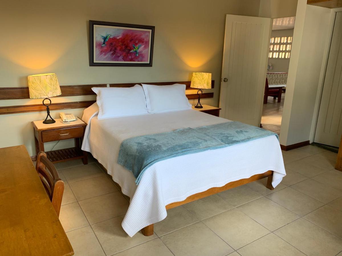Hotel Acosta Икитос Экстерьер фото