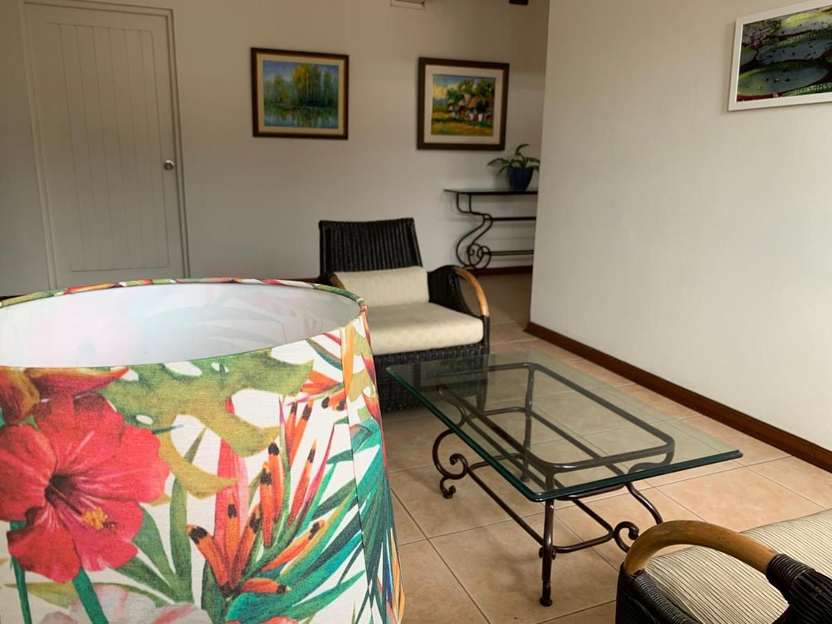 Hotel Acosta Икитос Экстерьер фото