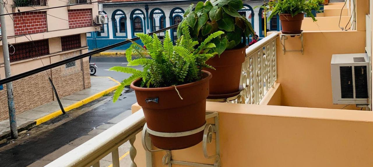 Hotel Acosta Икитос Экстерьер фото